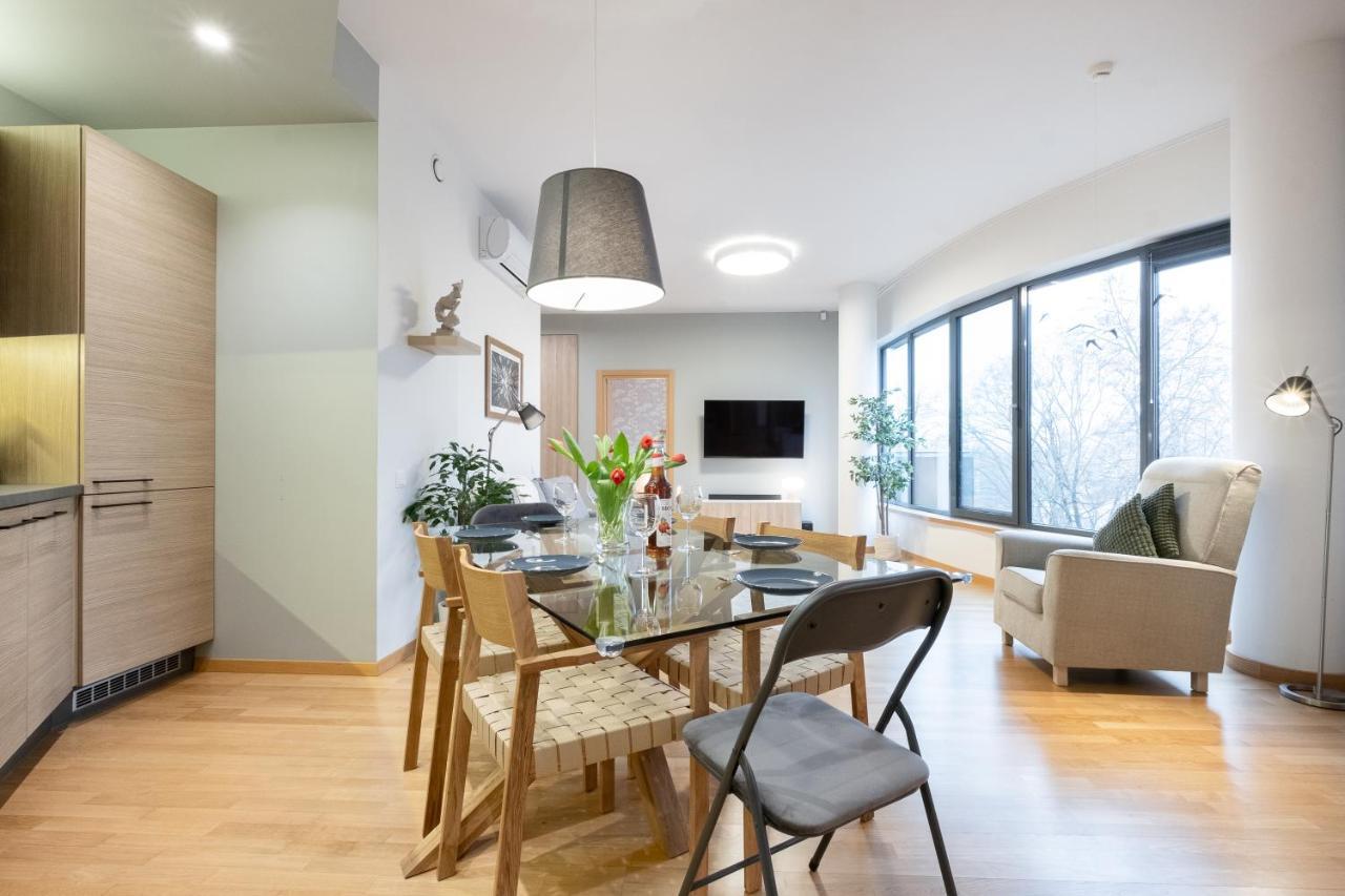 2 Bedroom Apt, 2 Garage Spots & Balconies, Self Check-In, By Cohost Druskininkai Kültér fotó