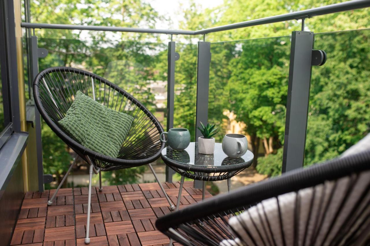 2 Bedroom Apt, 2 Garage Spots & Balconies, Self Check-In, By Cohost Druskininkai Kültér fotó