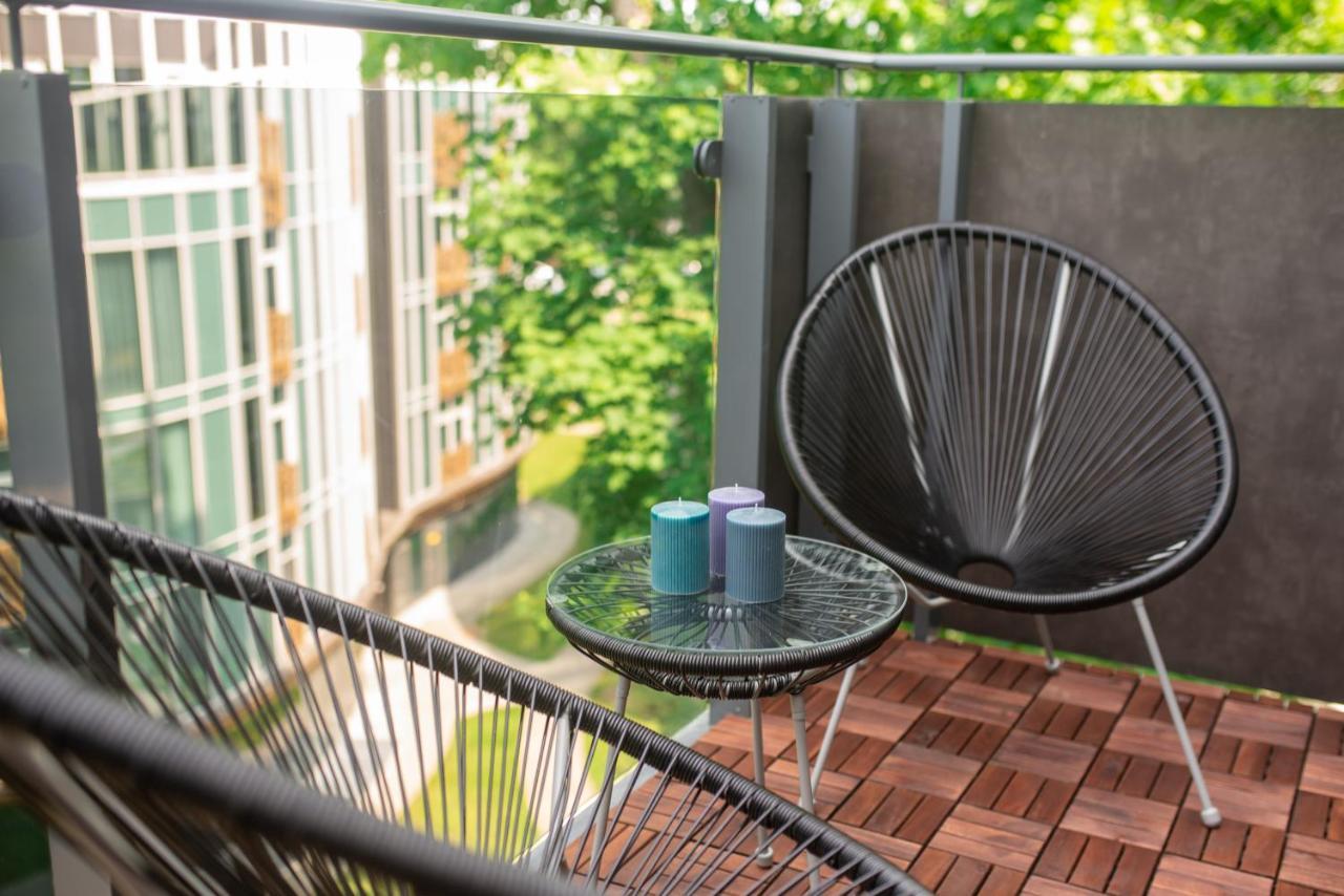 2 Bedroom Apt, 2 Garage Spots & Balconies, Self Check-In, By Cohost Druskininkai Kültér fotó