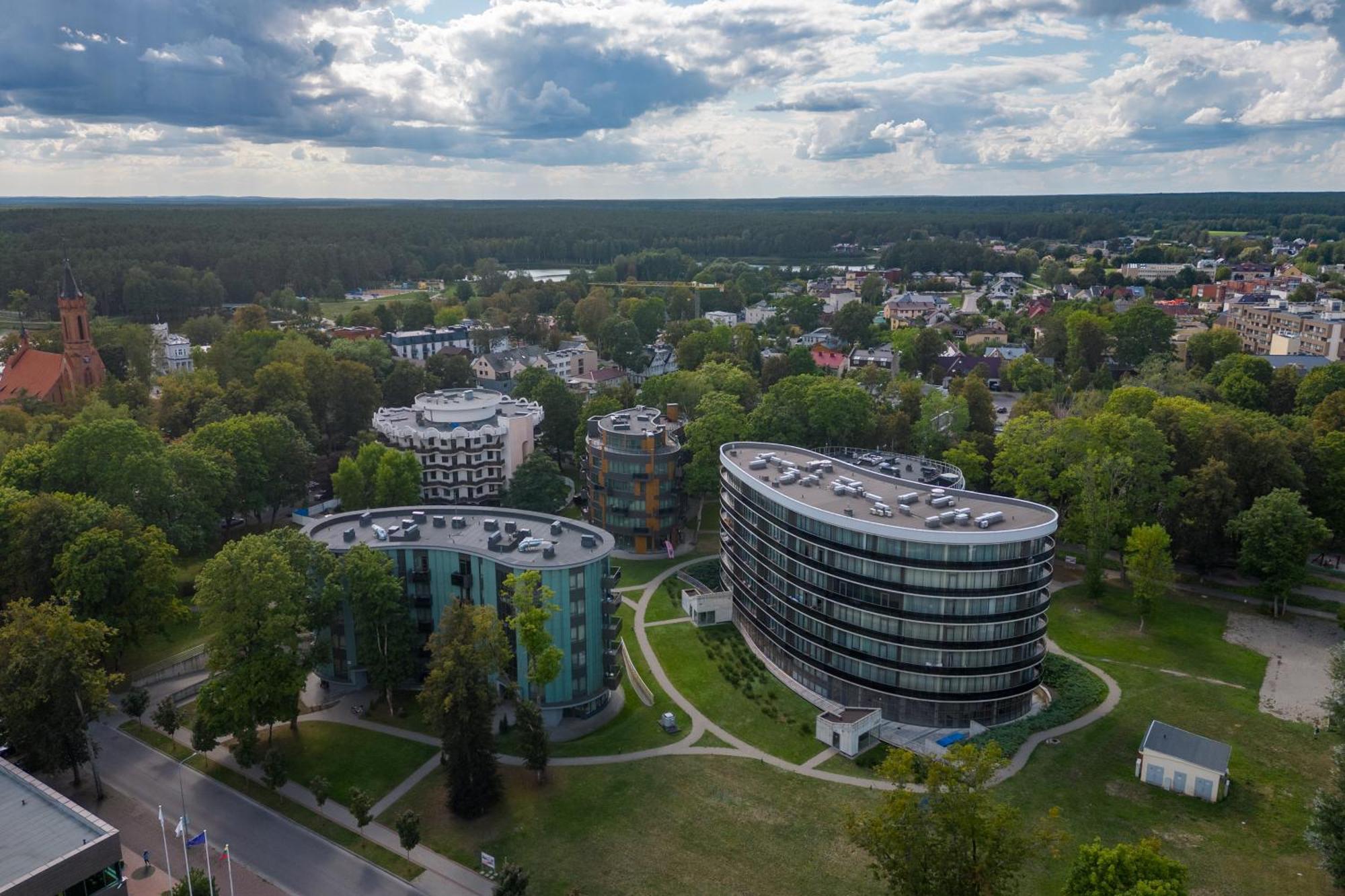 2 Bedroom Apt, 2 Garage Spots & Balconies, Self Check-In, By Cohost Druskininkai Kültér fotó