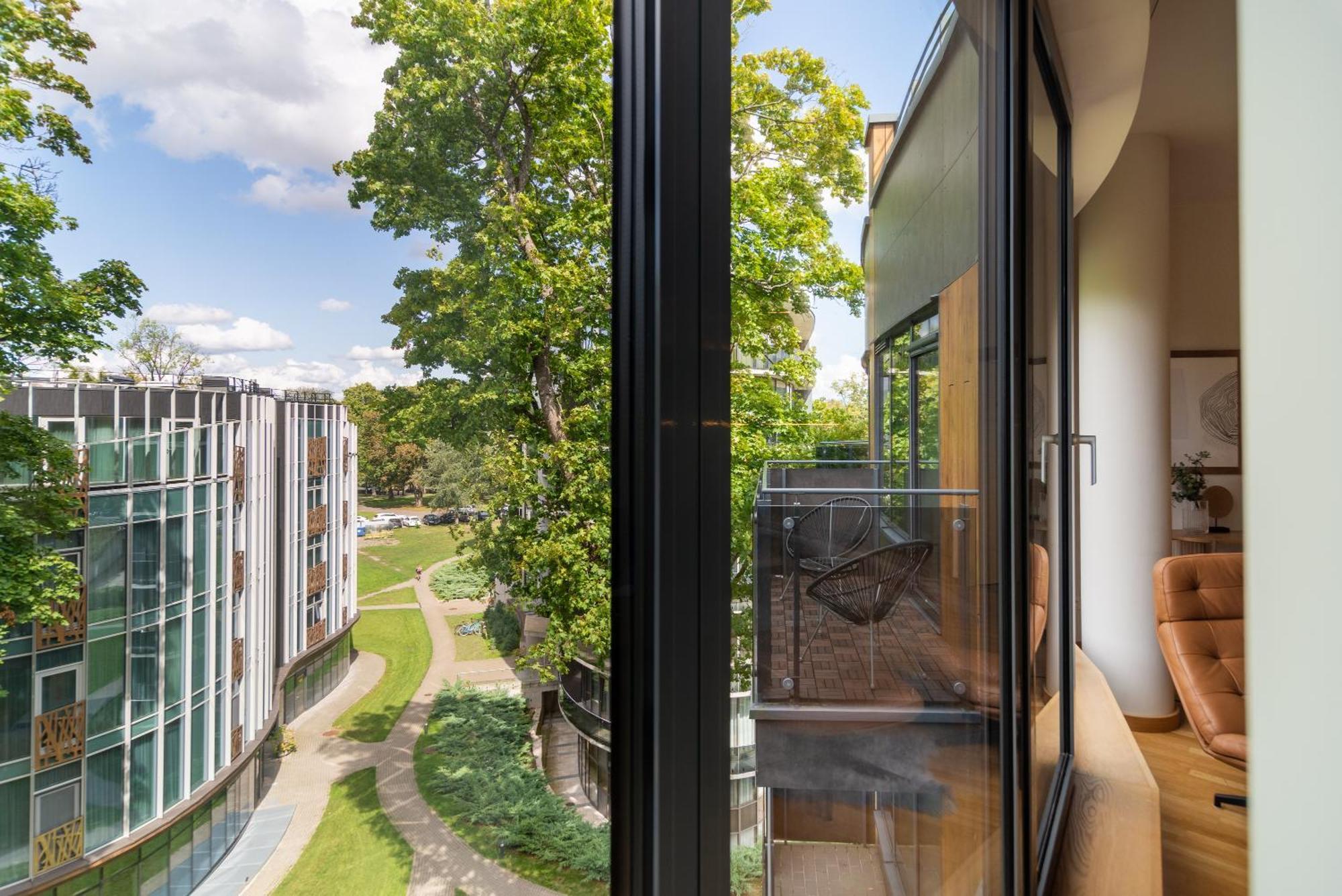 2 Bedroom Apt, 2 Garage Spots & Balconies, Self Check-In, By Cohost Druskininkai Kültér fotó