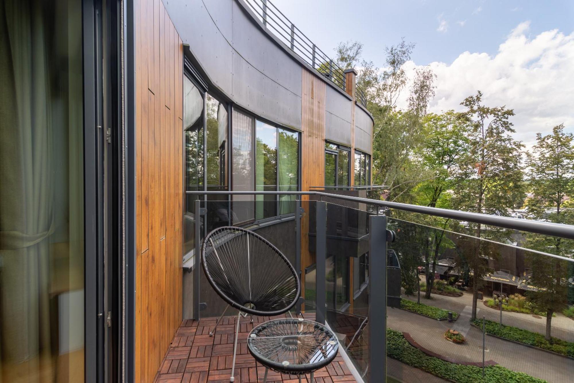 2 Bedroom Apt, 2 Garage Spots & Balconies, Self Check-In, By Cohost Druskininkai Kültér fotó