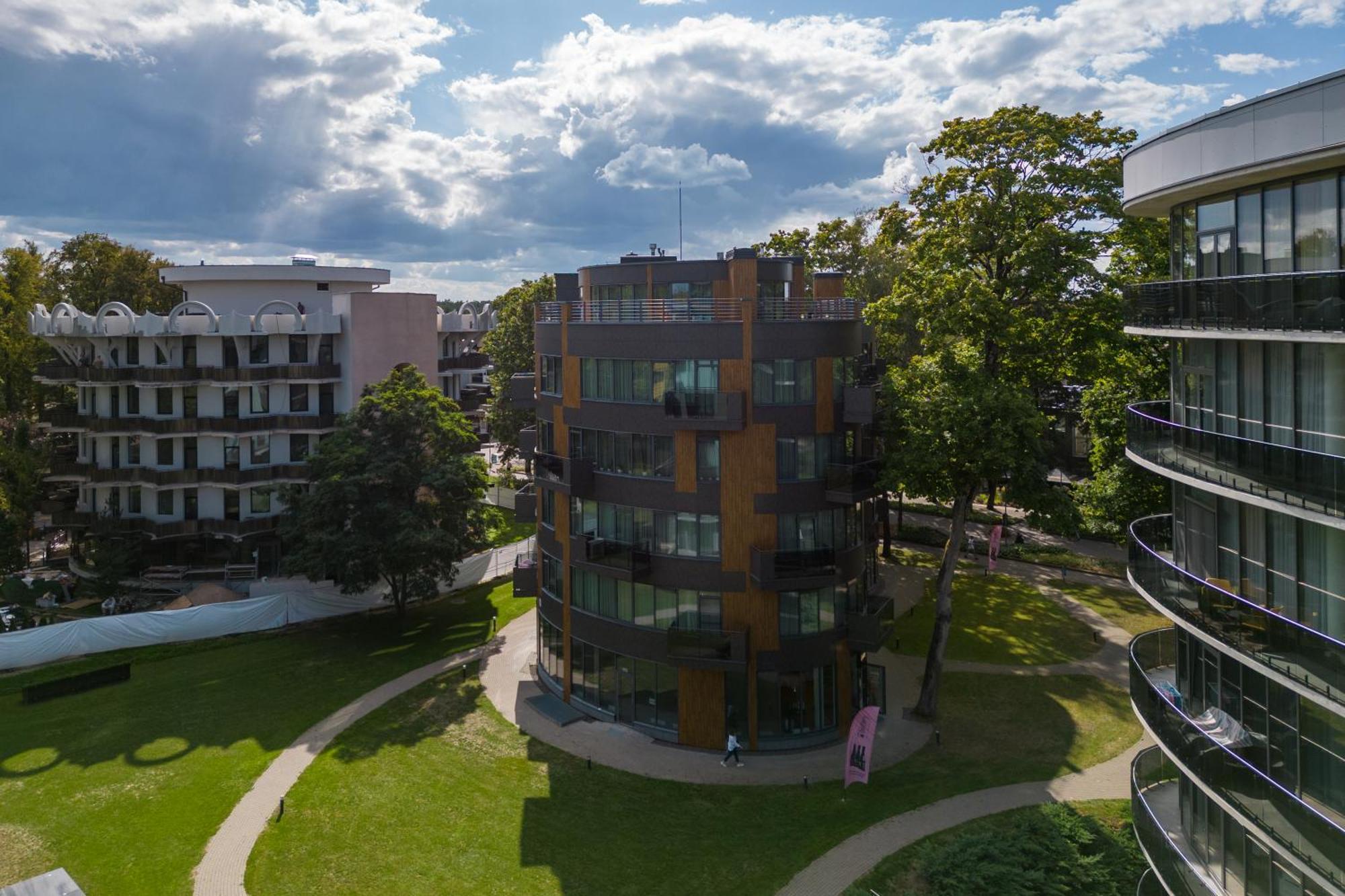 2 Bedroom Apt, 2 Garage Spots & Balconies, Self Check-In, By Cohost Druskininkai Kültér fotó